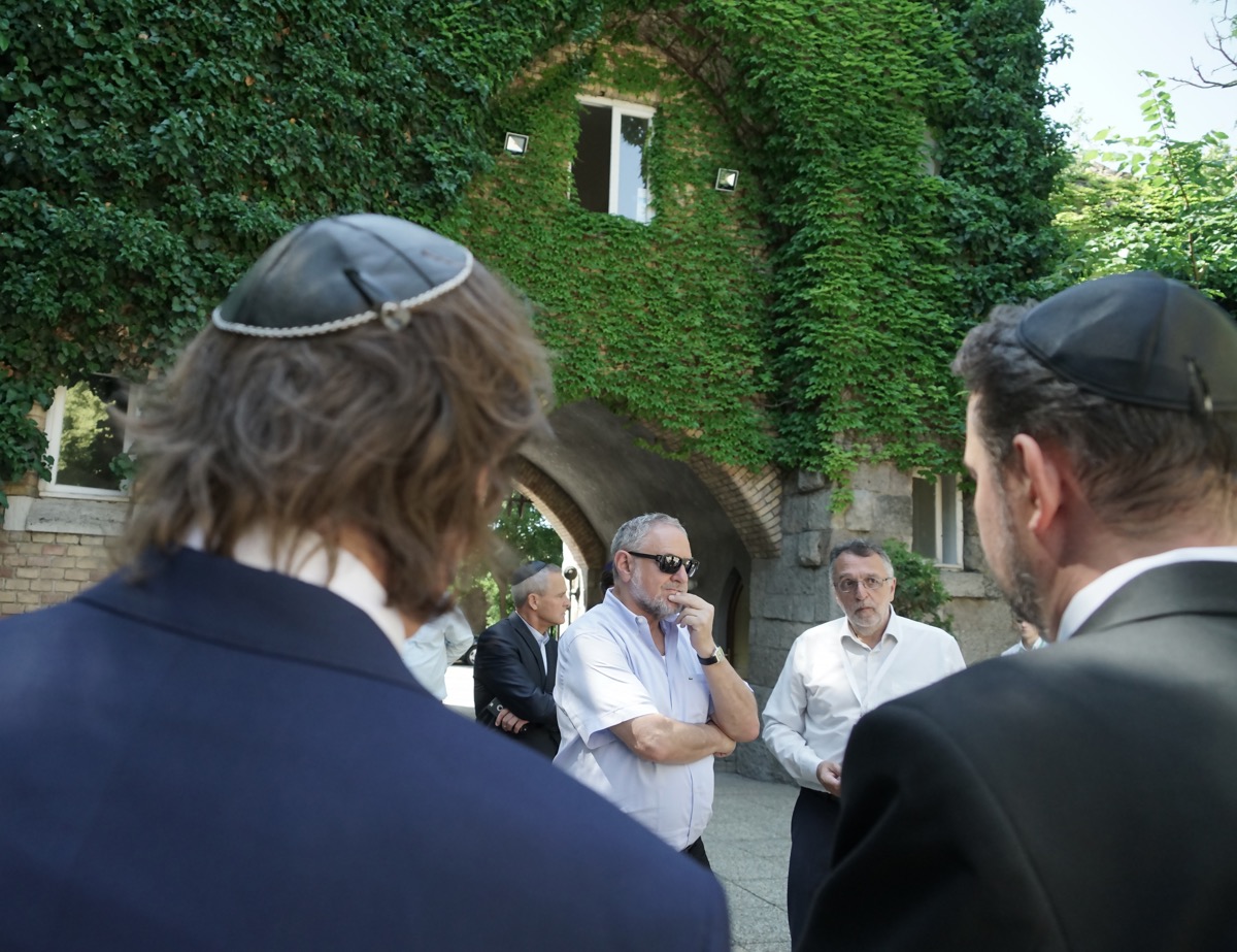 Látogatás a Salgótarjáni utcai zsidó temetőben<br> Fotó: Krasznai-Nehrebeczky Mária